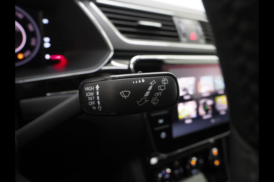 Škoda Superb Combi 1.4 TSI iV Laurin & Klement | Leder | Massage | Canton | Trekhaak | Camera | Memory | Adaptive Cruise