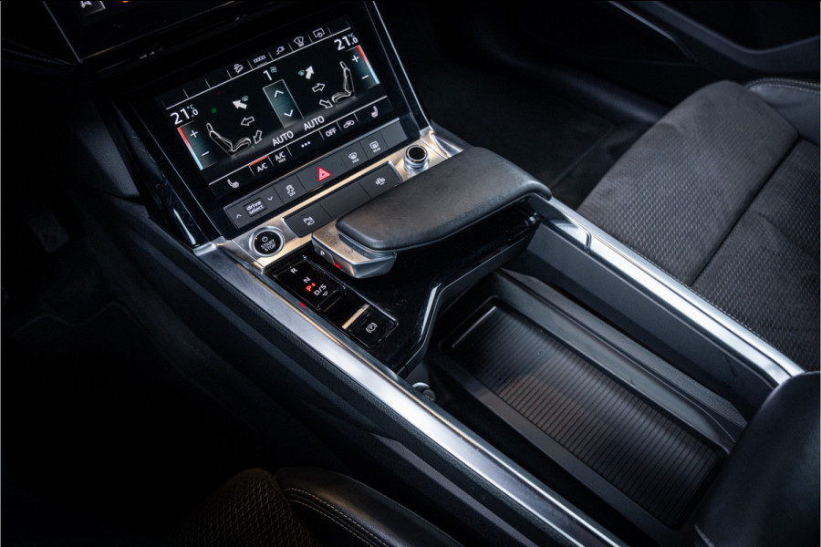 Audi e-tron 55 quattro S edition 95 kWh - Panorama | 23 Inch | B&O | Memory | 360 Camera