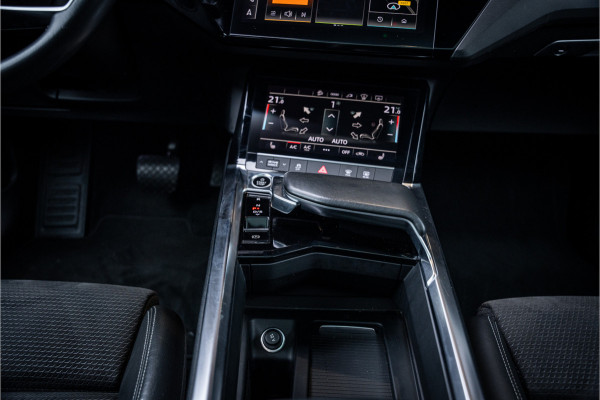 Audi e-tron 55 quattro S edition 95 kWh - Panorama | 23 Inch | B&O | Memory | 360 Camera