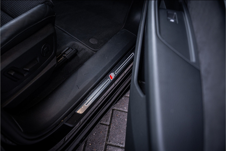 Audi e-tron 55 quattro S edition 95 kWh - Panorama | 23 Inch | B&O | Memory | 360 Camera