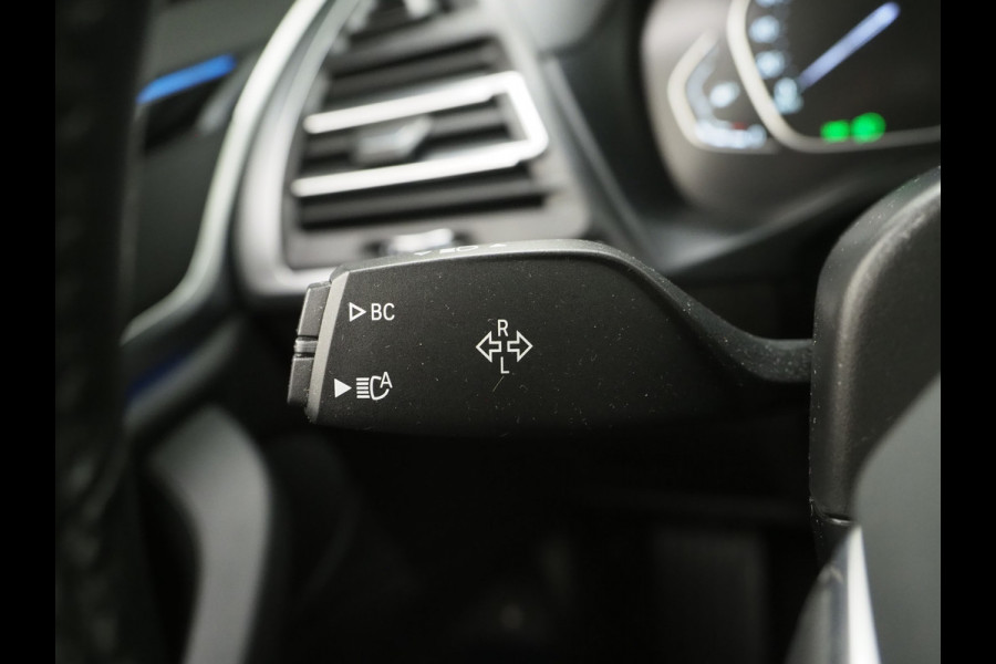 BMW X3 xDrive30e LCI 292PK | Camera | Sfeerverlichting | Stoelverwarming | Cruise | Virtual | Carplay