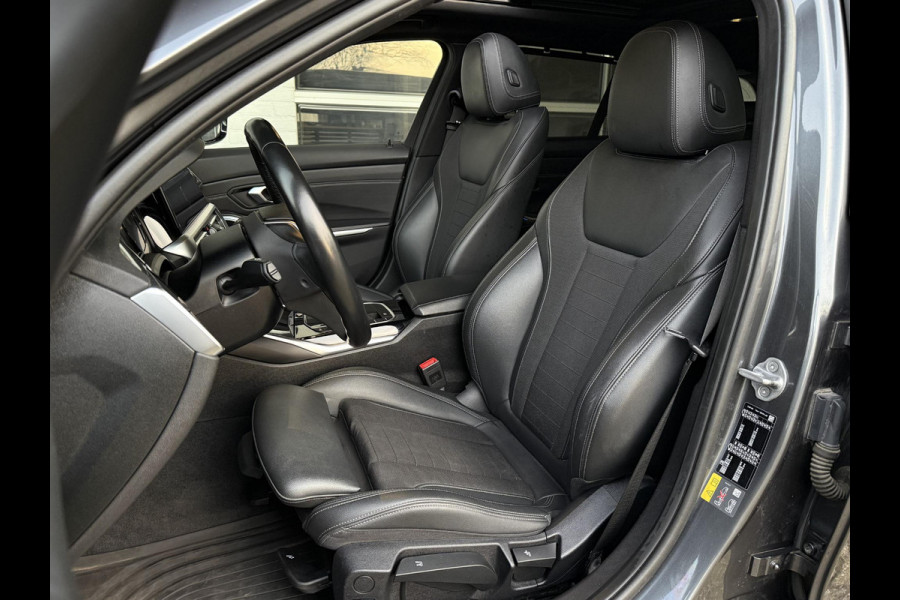 BMW 3 Serie Touring 330e Sport Line | PANORAMA | TREKHAAK | SPORTSTOELEN | KEYLESS ENTRY |