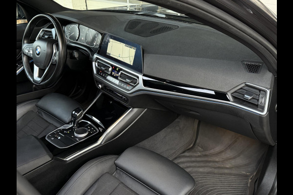 BMW 3 Serie Touring 330e Sport Line | PANORAMA | TREKHAAK | SPORTSTOELEN | KEYLESS ENTRY |
