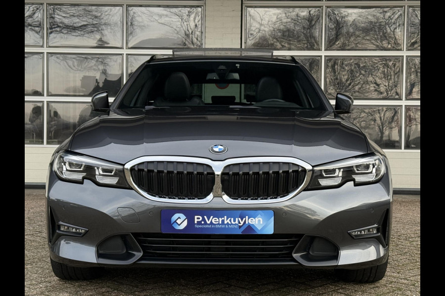 BMW 3 Serie Touring 330e Sport Line | PANORAMA | TREKHAAK | SPORTSTOELEN | KEYLESS ENTRY |
