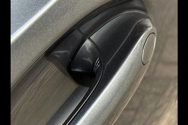 BMW 3 Serie Touring 330e Sport Line | PANORAMA | TREKHAAK | SPORTSTOELEN | KEYLESS ENTRY |