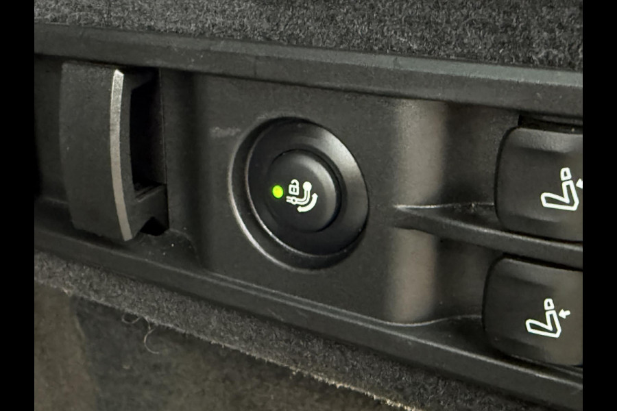 BMW 3 Serie Touring 330e Sport Line | PANORAMA | TREKHAAK | SPORTSTOELEN | KEYLESS ENTRY |