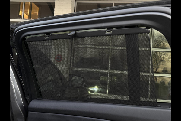 BMW 3 Serie Touring 330e Sport Line | PANORAMA | TREKHAAK | SPORTSTOELEN | KEYLESS ENTRY |