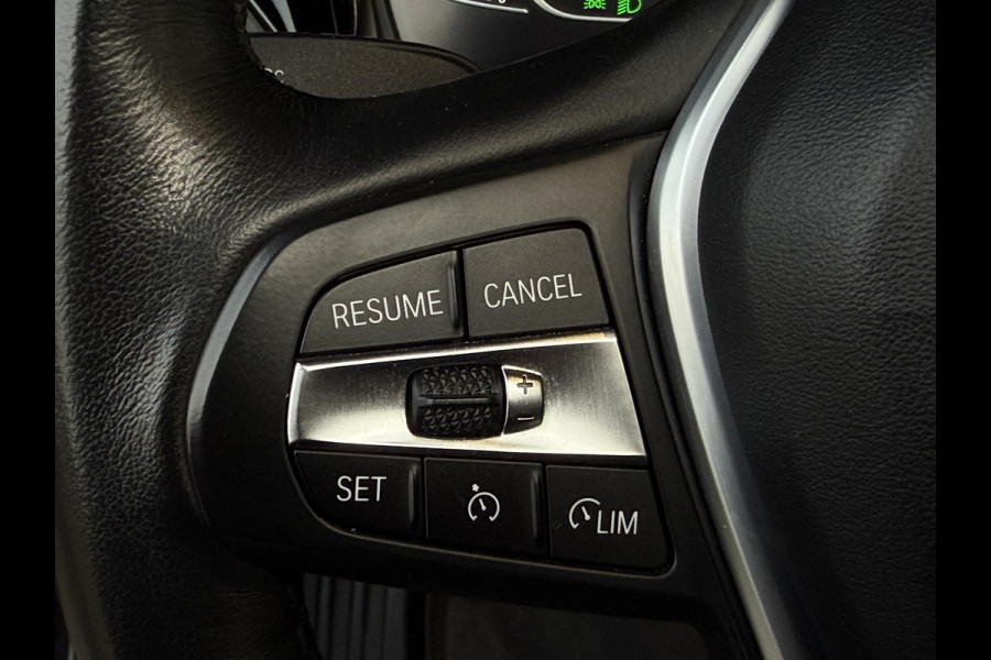 BMW 3 Serie Touring 330e Sport Line | PANORAMA | TREKHAAK | SPORTSTOELEN | KEYLESS ENTRY |