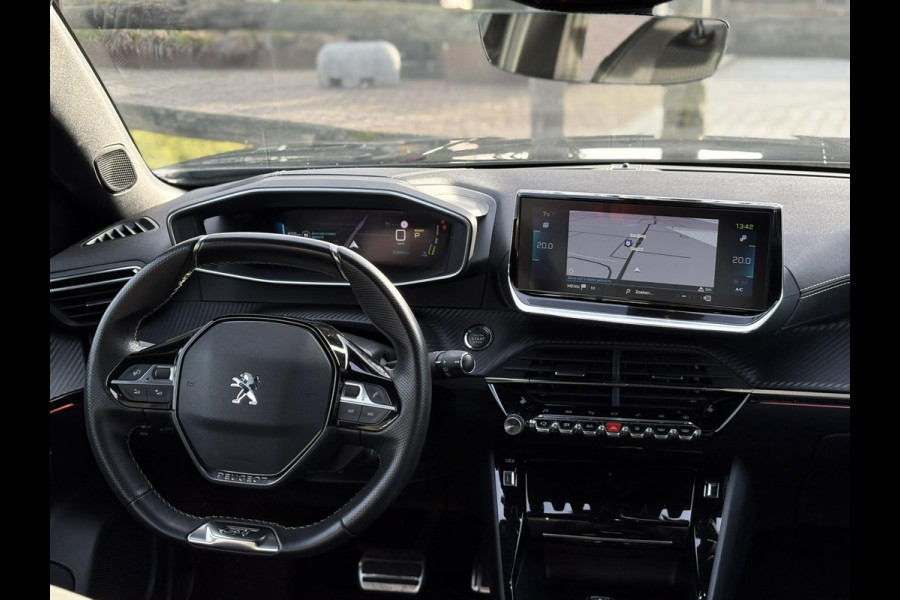Peugeot e-2008 EV Allure 50 kWh | SoH 93,4% | Navi, 3D Virt. Cockp., Camera, Cruise, Climate, Sfeerverlichting, Carplay/Android |