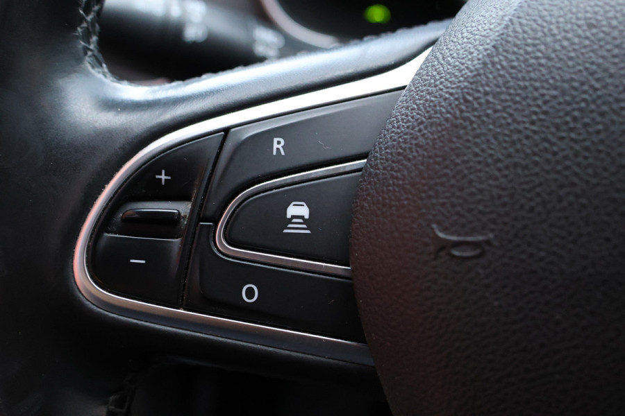 Renault Mégane Estate 1.5 dCi | ACC | Blind Spot | Panoramadak | Bose | Stoelverwarming | Stuurwielverwarming | Navigatie | LED Koplampen | CarPlay | Nieuwe APK | NAP Logisch | NL Auto