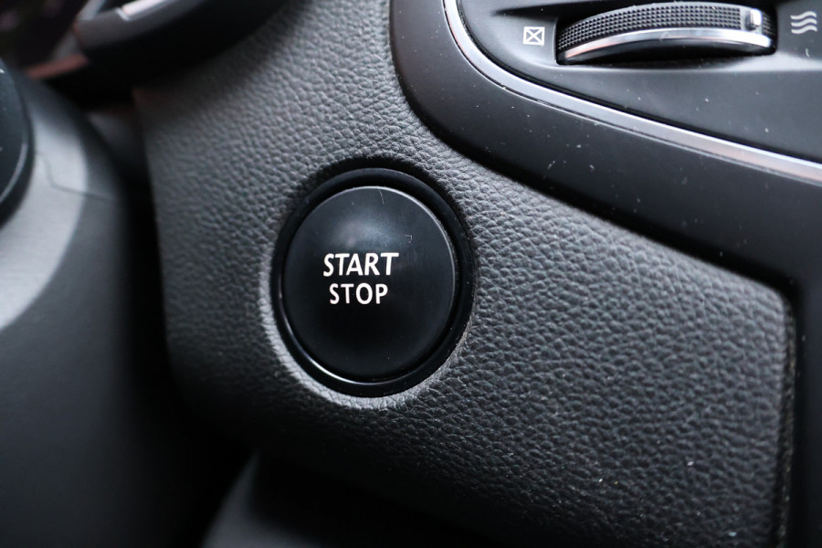 Renault Mégane Estate 1.5 dCi | ACC | Blind Spot | Panoramadak | Bose | Stoelverwarming | Stuurwielverwarming | Navigatie | LED Koplampen | CarPlay | Nieuwe APK | NAP Logisch | NL Auto