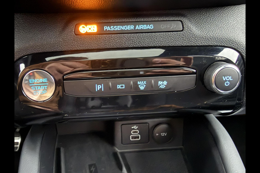 Ford Kuga 2.5 PHEV ST-Line X | SCI | Wegklapbare trekhaak | Panoramadak | Winter Pack | Head up Display | All season banden