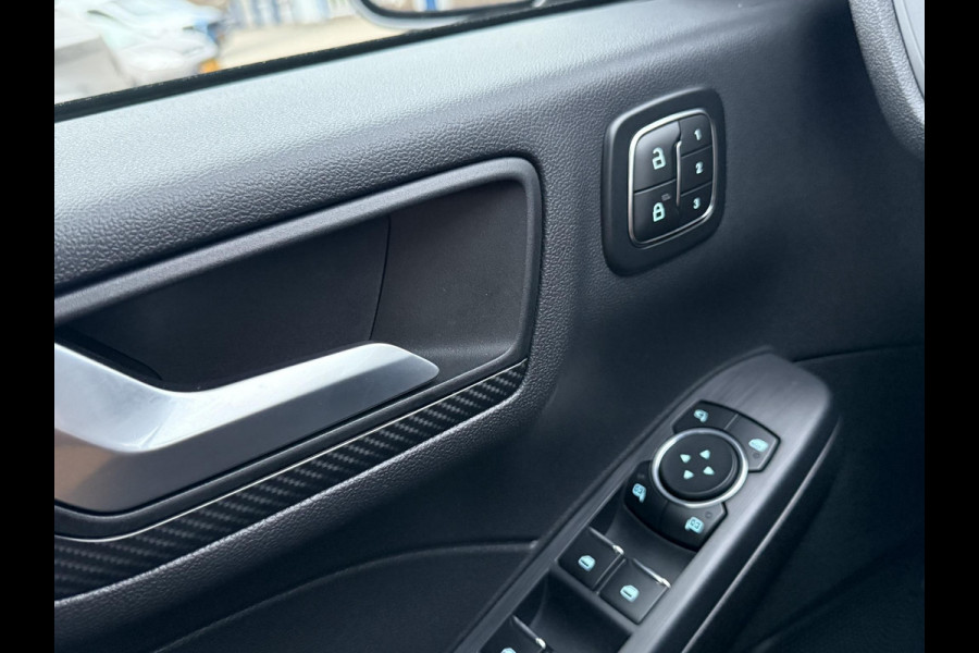 Ford Kuga 2.5 PHEV ST-Line X | SCI | Wegklapbare trekhaak | Panoramadak | Winter Pack | Head up Display | All season banden