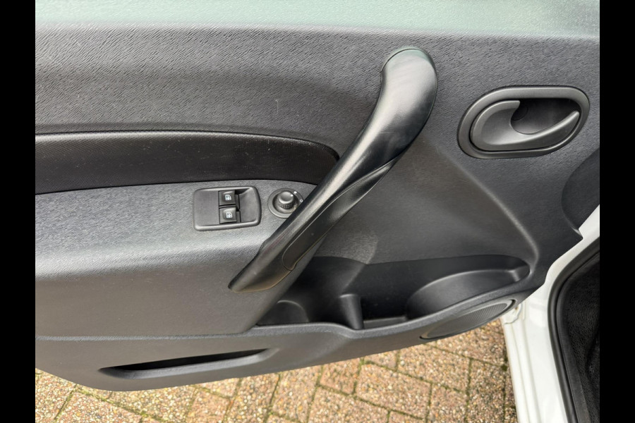 Renault Kangoo Z.E. Dealeronderhouden Airco Cruise control Navigatie Radio/CD Parkeersensoren achter Dubbeldeurs