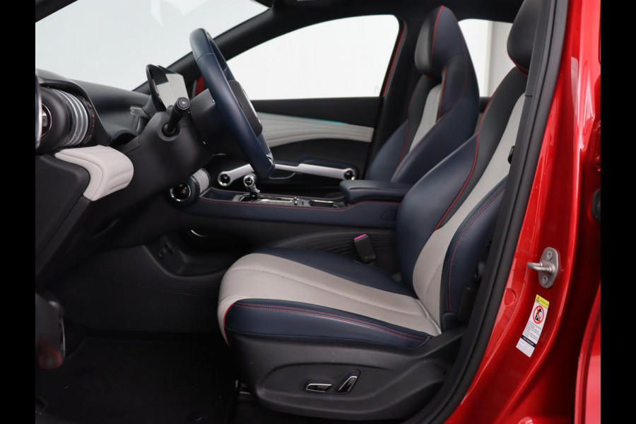 BYD ATTO 3 Comfort 60 kWh | Panoramadak | Warmtepomp | Leder | Stoelverwarming | 360 Camera | Carplay | Adaptive cruise