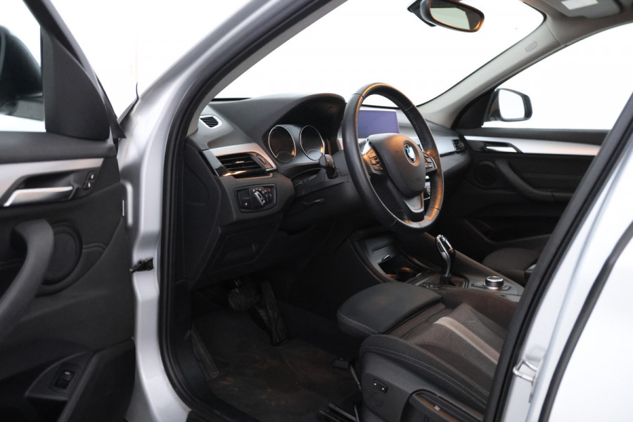 BMW X1 sDrive18d High Executive Automaat, Panorama dak, Navigatie