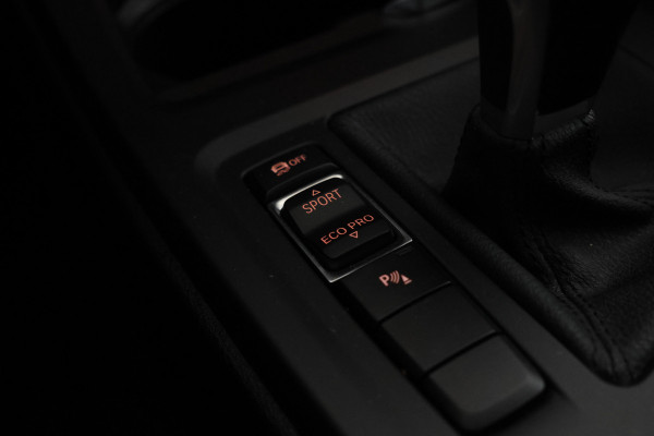 BMW X1 sDrive18d High Executive Automaat, Panorama dak, Navigatie