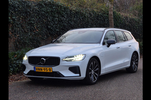 Volvo V60 2.0 T6 hybrid AWD Plus Dark 388PK KRISTAL Autopilot +70km Hyrbride BTW Volle optielijst Adaptieve cruise control CarPlay