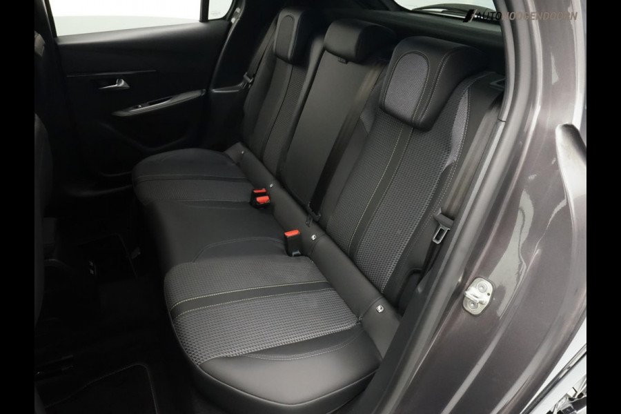 Peugeot 208 1.2 PureTech GT 100PK (APPLE CARPLAY,LED,SPORTSTOELEN,SFEERVERLICHTING,CAMERA,LM-VELGEN,PDC,CRUISE,DODEHOEK,KEYLESS)