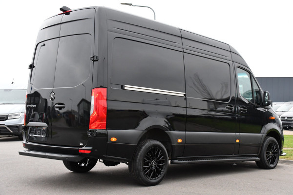 Mercedes-Benz Sprinter 317 1.9 CDI L2H2 RWD AMG Black Edition FACELIFT! Camera, Cruise, Carplay, LED, Multimedia, 170pk, NAVI, Automaat, Uniek!