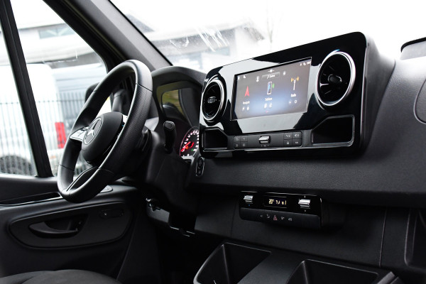 Mercedes-Benz Sprinter 317 1.9 CDI L2H2 RWD AMG Black Edition FACELIFT! Camera, Cruise, Carplay, LED, Multimedia, 170pk, NAVI, Automaat, Uniek!