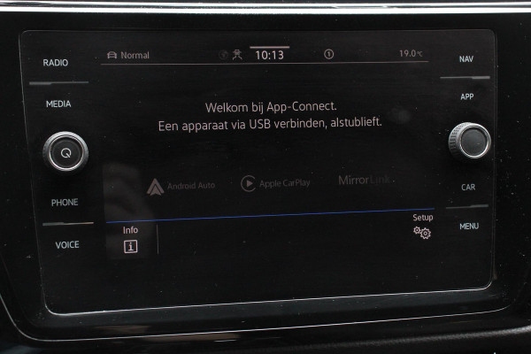 Volkswagen Touran 1.5 TSI 150pk DSG Highline 7p | Navigatie | Apple Carplay/Android Auto | Electrisch bedienbare achterklep | Adaptive Cruise control | Lichtmetalen velgen | Extra getint glas