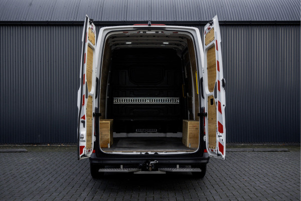 Volkswagen Crafter **2.0 TDI L3H2 | 140PK | Andriod&Carplay | Adapt.Cruise | Camera | Navi | 3-Zits | Trekhaak**