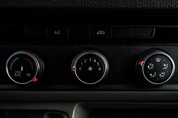 Volkswagen Crafter **2.0 TDI L3H2 | 140PK | Andriod&Carplay | Adapt.Cruise | Camera | Navi | 3-Zits | Trekhaak**