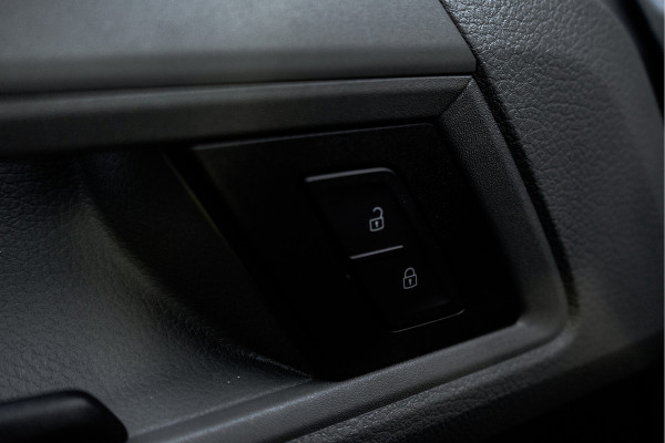 Volkswagen Crafter **2.0 TDI L3H2 | 140PK | Andriod&Carplay | Adapt.Cruise | Camera | Navi | 3-Zits | Trekhaak**