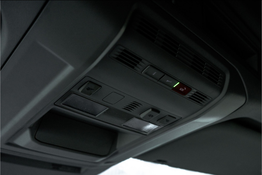 Volkswagen Crafter **2.0 TDI L3H2 | 140PK | Andriod&Carplay | Adapt.Cruise | Camera | Navi | 3-Zits | Trekhaak**