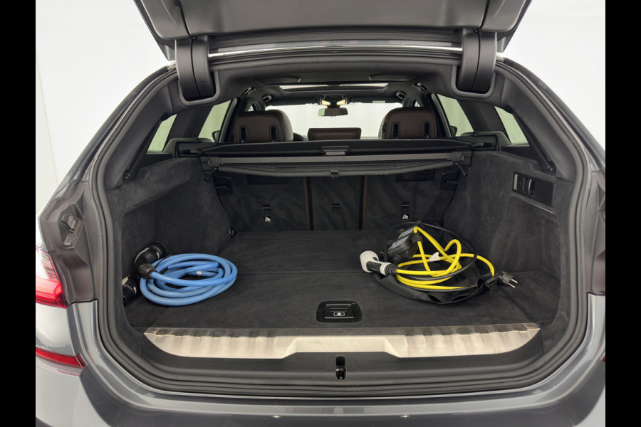 BMW 3 Serie Touring 320e M-Sportpack Business Edition Plus (Plug-In) (INCL-BTW) *PANO | LASER-LED | LEATHER | HEATED-SPORTSEATS | HARMAN/KARDON | VIRTUAL-COCKPIT | AMBIENT-LIGHT | NAVI-FULLMAP | DAB+ | 18''ALU*