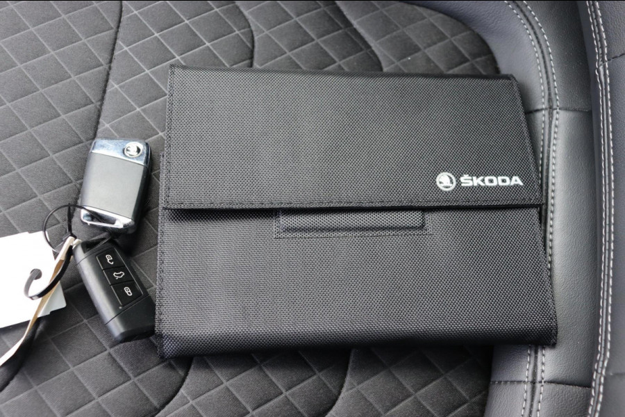 Škoda Kodiaq 1.5 TSI Business Edition org.NL schuifdak digitaal dashboard el.trekhaak adapt.cruise camera el.klep