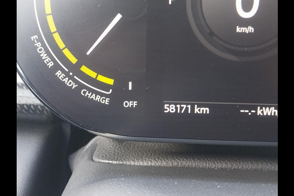 MINI Mini Electric Charged 33 kWh 184 PK | Navigatie | Stoelverwarming | 1e eigenaar |