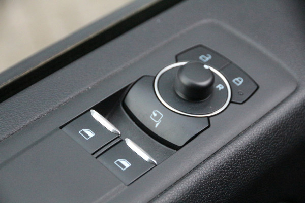 Ford Transit Custom 2.0 TDCI 150 | 2x Schuifdeur | Trekhaak | KAR-edition | Clima..