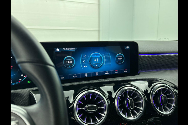 Mercedes-Benz A-Klasse 160 Business Solution Luxury Navigatie Apple Carplay/Android Auto Camera Parkeersensoren Cruise Control Stoelverwarming Virtual Cockpit Lichtmetalen velgen Climate Control