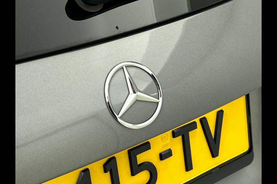 Mercedes-Benz A-Klasse 160 Business Solution Luxury Navigatie Apple Carplay/Android Auto Camera Parkeersensoren Cruise Control Stoelverwarming Virtual Cockpit Lichtmetalen velgen Climate Control