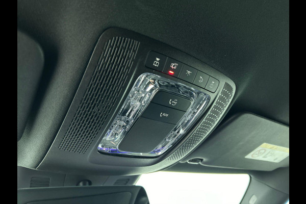 Mercedes-Benz A-Klasse 160 Business Solution Luxury Navigatie Apple Carplay/Android Auto Camera Parkeersensoren Cruise Control Stoelverwarming Virtual Cockpit Lichtmetalen velgen Climate Control