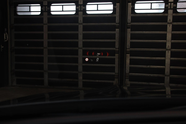 Mercedes-Benz C-Klasse 200 AMG PANO-BURMESTER-MEMORY-HUD-360