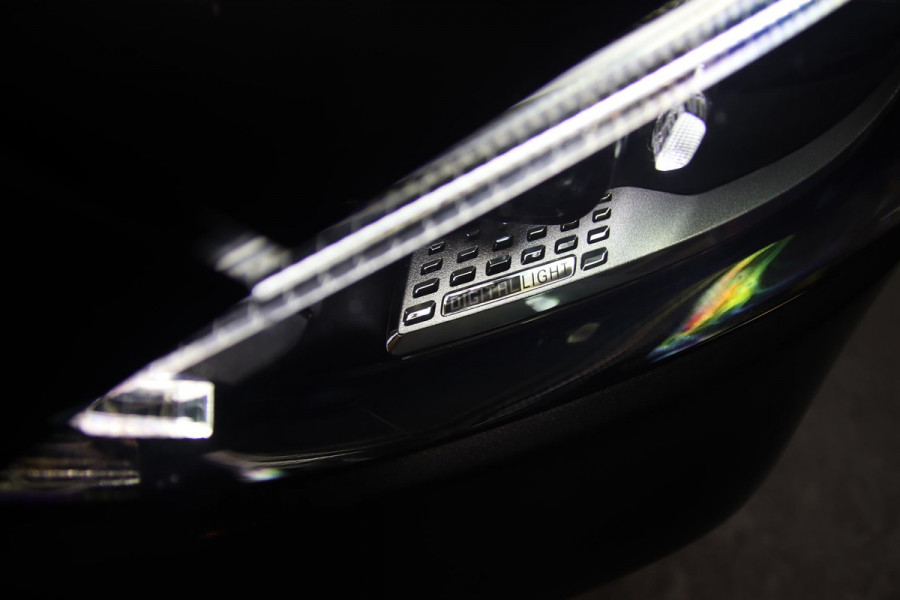 Mercedes-Benz C-Klasse 200 AMG PANO-BURMESTER-MEMORY-HUD-360