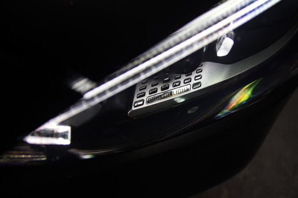 Mercedes-Benz C-Klasse 200 AMG PANO-BURMESTER-MEMORY-HUD-360