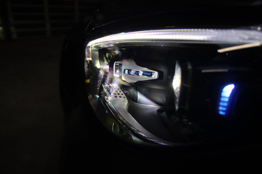 Mercedes-Benz C-Klasse 200 AMG PANO-BURMESTER-MEMORY-HUD-360