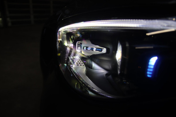 Mercedes-Benz C-Klasse 200 AMG PANO-BURMESTER-MEMORY-HUD-360