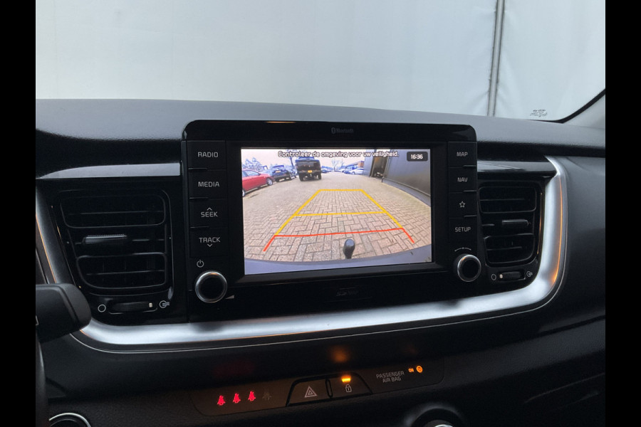 Kia Stonic 1.0 T-GDi DynamicLine Navi Camera Trekhaak Carplay Keyless Yellow Star