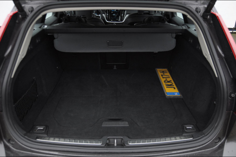 Volvo V60 B4 211PK Automaat Plus Bright / Adaptieve cruise control / BLIS / Elektrische stoelen / stuur - stoelverwarming / elektrische achterklep