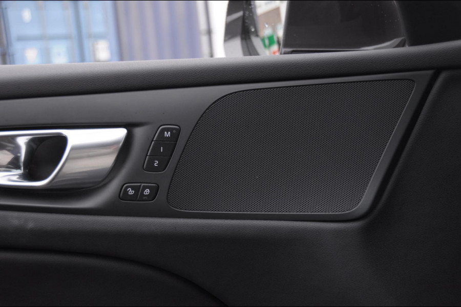 Volvo V60 B4 211PK Automaat Plus Bright / Adaptieve cruise control / BLIS / Elektrische stoelen / stuur - stoelverwarming / elektrische achterklep