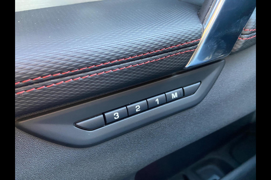 Land Rover Discovery Sport P300E 1.5 R-DYNAMIC 30230KM!/NAVI/CAMERA/MATRIX