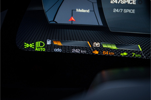 Ferrari 296 GTS 3.0 V6 830pk ** Kroymans ** Daytona Seats ** Lift ** HUD ** Pass Display ** Carbon Btw