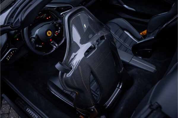 Ferrari 296 GTS 3.0 V6 830pk ** Kroymans ** Daytona Seats ** Lift ** HUD ** Pass Display ** Carbon Btw