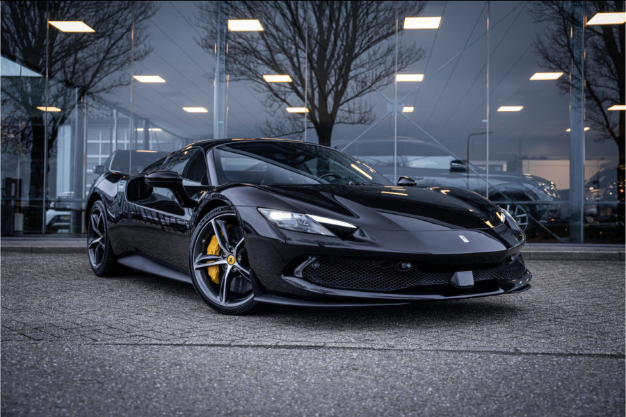 Ferrari 296 GTS 3.0 V6 830pk ** Kroymans ** Daytona Seats ** Lift ** HUD ** Pass Display ** Carbon Btw