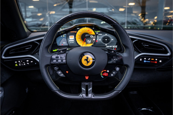 Ferrari 296 GTS 3.0 V6 830pk ** Kroymans ** Daytona Seats ** Lift ** HUD ** Pass Display ** Carbon Btw